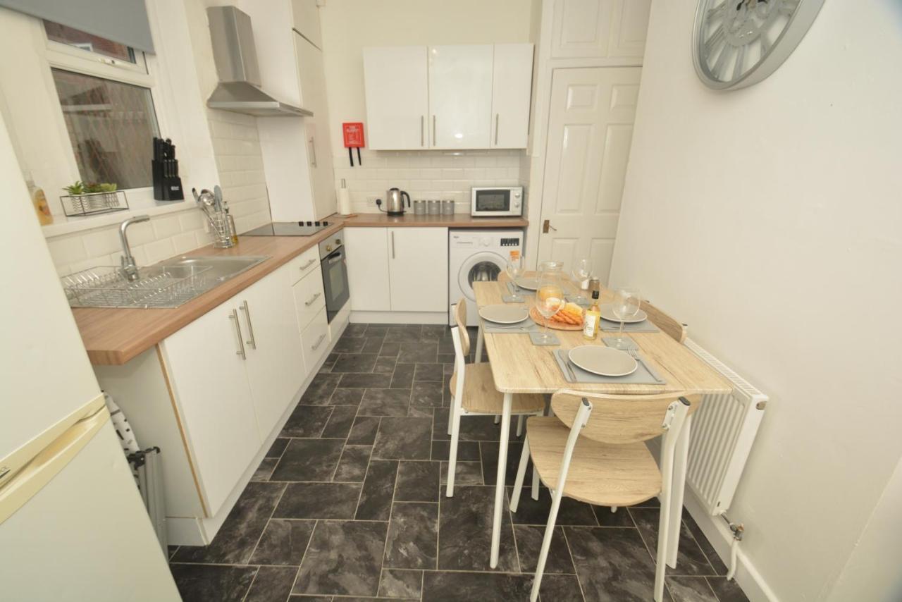 Spacious And Homely 2 Bedroom Flat - Suitelivin 盖茨黑德 外观 照片